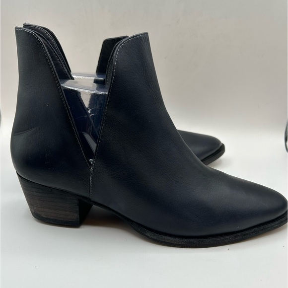 NEW Free People Charm Double V Ankle Bootie  Blue Leather Stacked Heel Size 39.5 - Picture 9 of 13